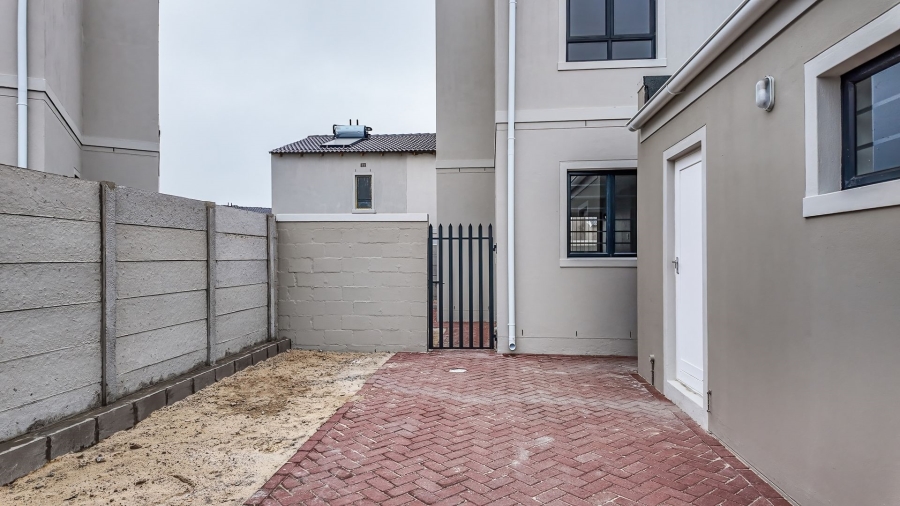 To Let 3 Bedroom Property for Rent in Rivergate Western Cape